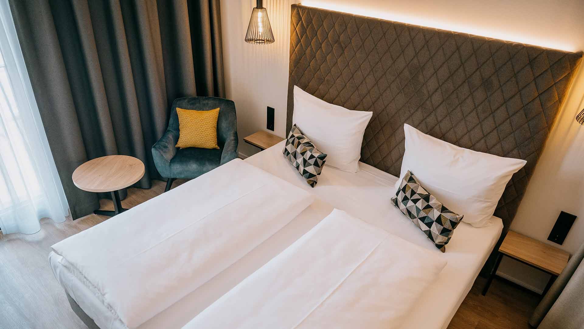 Salvia Hotels Loom Eislingen Goeppingen Stuttgart Ulm Business Doppelzimmer Bett 2